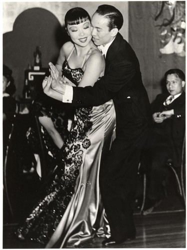 Two singing stars of the Forbidden City in the 1930s or the 1940s /