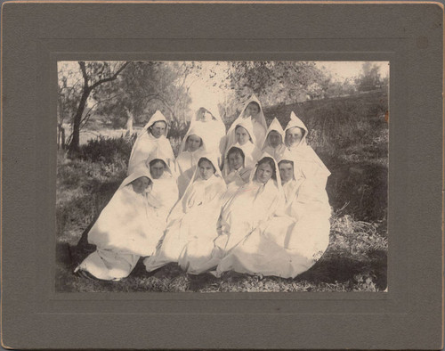 Photo of people not identified