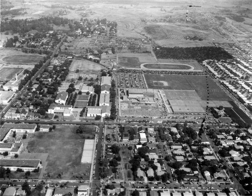 [Aerial view of FJC and Wilshire School]