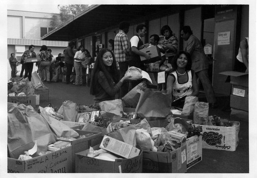 [Campus Thanksgiving food drive]