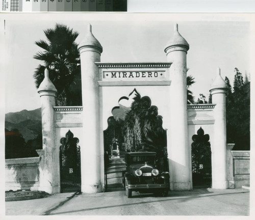 Miradero gate with car