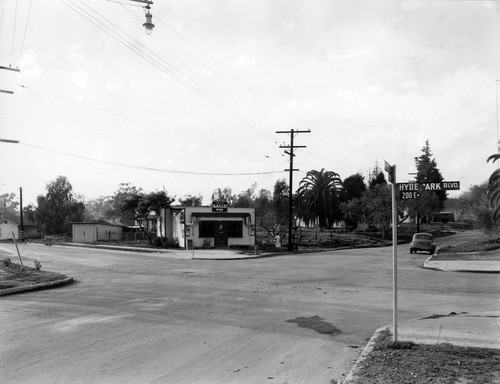 Convenience store on Market St. and Hyde Park Blvd. in Inglewood, Calfornia