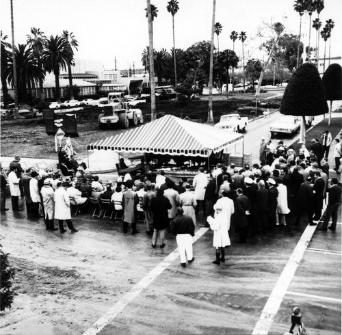 Inglewood City Hall, groundbreaking