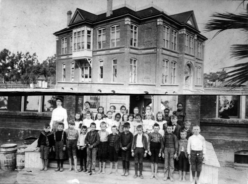 One of Inglewood's first schools and class