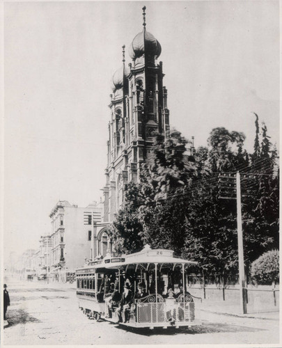 [Photograph of Tivoli Gardens (later Vienna Gardens) next to Temple Emanu-El on Sutter Street]