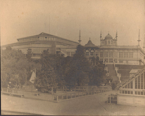 [Photograph of Woodward's Gardens]