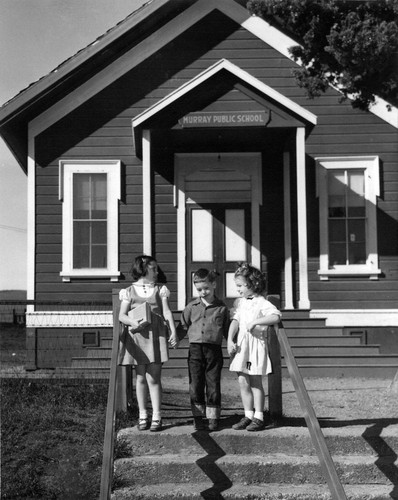 Murray Public School (c.1950), photograph