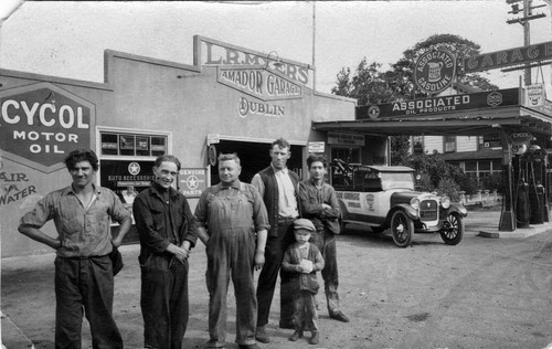 Amador Garage, Dublin, postcard