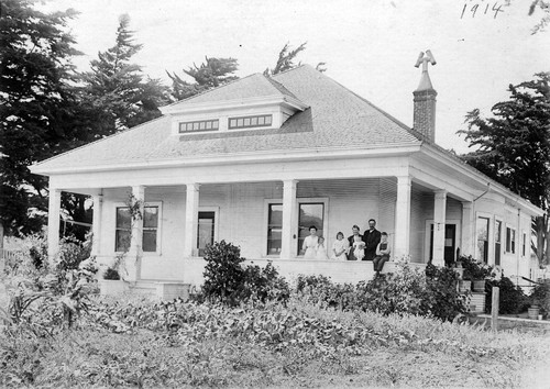 Jacob Hansen ranch home, (c. 1914), photograph