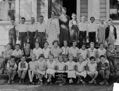 Murray Grammar School : grades 1-8, (1933), photograph