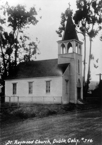 Old St. Raymond's Church (1930), photograph