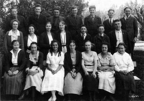 Pleasanton School class, (1921), photograph