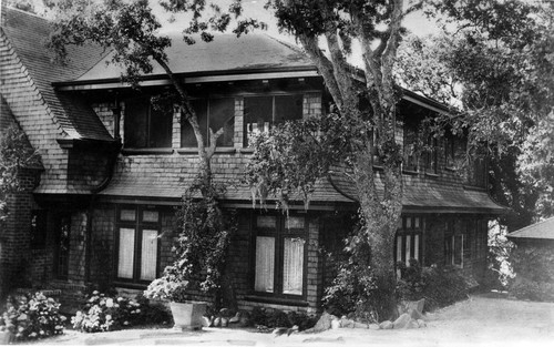 Ogeedankee : house of Charles and Ida Dougherty,(c.1899), photograph