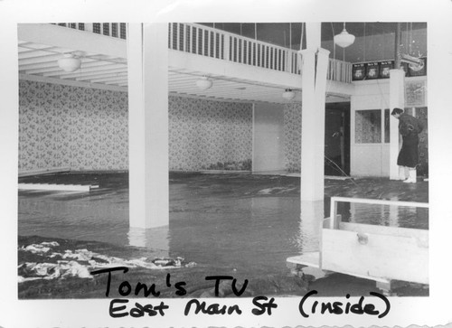 1955 Flood of Kaweah River, Visalia, Calif
