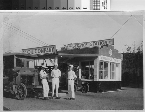 Gilroy Gasoline Station Photo