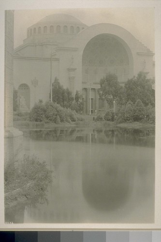 H256. ["Dome of Plenty," west facade, Palace of Food Products (W.B. Faville, architect).]