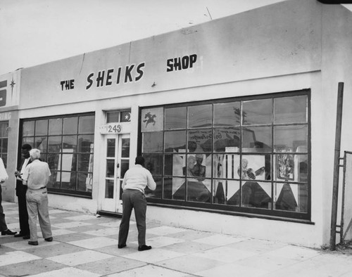 "The Sheiks Shop", exterior