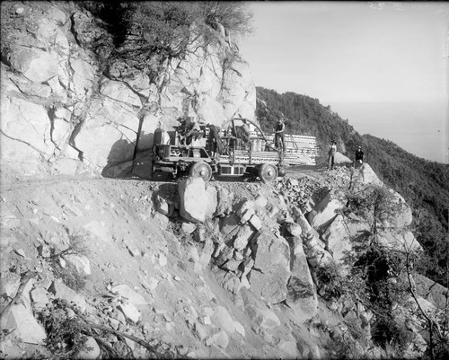 Coupled-gear truck and horse teams on Mount Wilson toll road