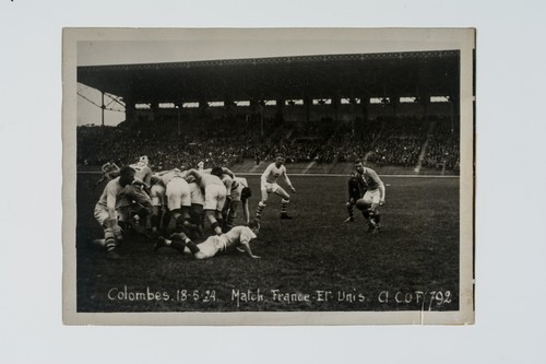 France versus United States at Colombes: Players in Scrum
