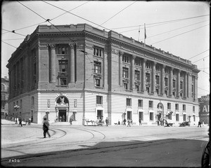 Exterior view of the old Federal Building and Post Office, Temple Street and Main Street, 1908