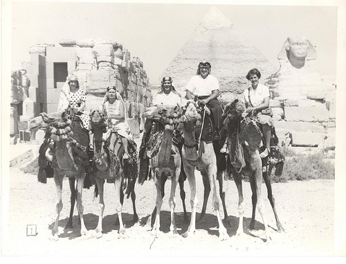 72. Anna Elkington, far right, on a trip from Giza to Cairo; Elkington Photo 72 © July 1960 Anna Elkington