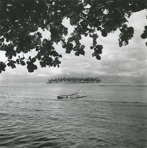 View on the islet (motu) of Agareaïtu