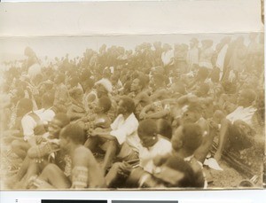 Crowd at chief Myandeni's 40th marriage, South Africa, 1933
