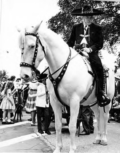 Hernando Courtright on horseback