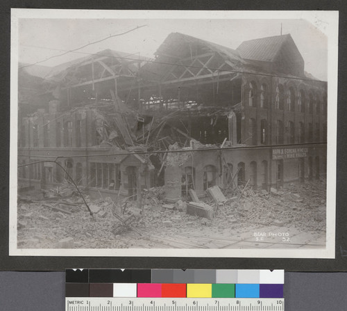 [Earthquake damage to Napa and Sonoma Wine Co. Tenth and Howard Sts.]