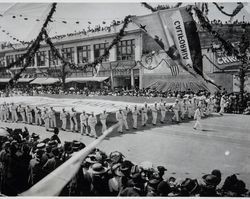 California Republic flag in the Santa Rosa Rose Parade in Santa Rosa, California, 1910-1914