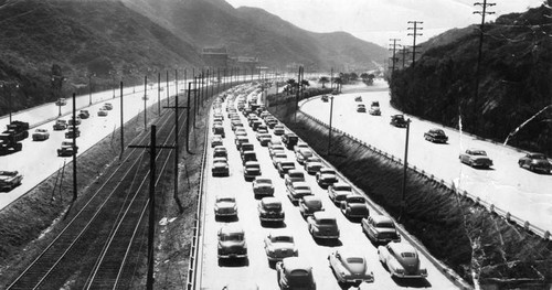 Cars on the freeway in the Cahuenga Pass