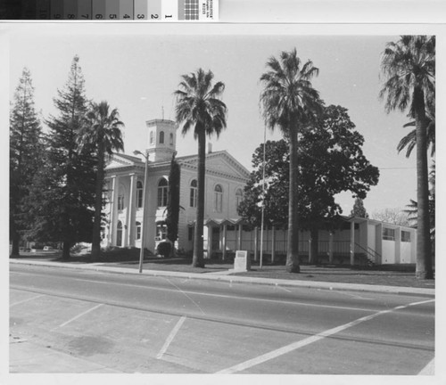 Phototgraph of Sutter County Courthouse 2000