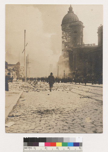 City Hall Ave. [Crowd in street watching fire.]