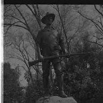 A statue honoring those who served during the Spanish American War