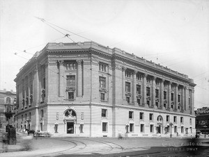 Exterior view of the Federal Building and Post Office in Los Angeles, ca.1910