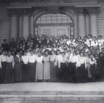 MHS Student Body 1905 at Ivy Avenue School