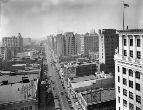 Main & 7th Streets, looking East