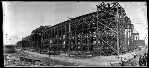 [Framing of building during construction of Panama-Pacific International Exposition.]