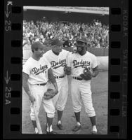 Los Angeles Dodgers' Manager Walt Alston, pitcher Jim (Mudcat) Grant, and shortstop Zoilo Versalles, 1968