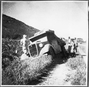 Broken down truck, Same, Tanzania, ca.1927-1938