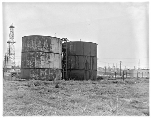 Oil wells : hazard, 500 Canton St
