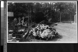 Grave site of Miss Harrison, Fujian, China, ca. 1925