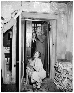 Stuck in elevator, 1952