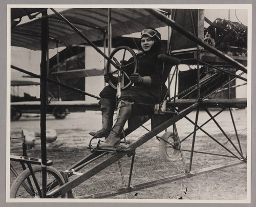 Blanche Scott, first woman to fly, Dominguez Field