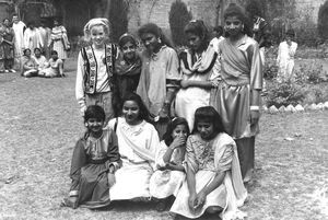 Pakistan 1990. School children at Mardan, Peshawar Diocese. Left: Amalie Rönnow, visiting toget