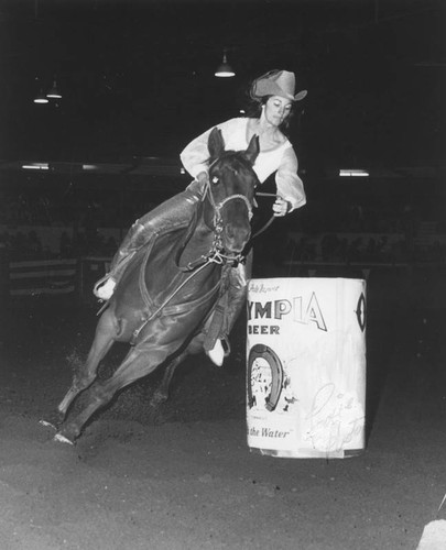 Marilyn Schaffer riding