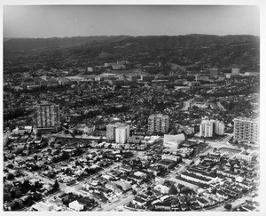 Aerial view of Wilshire Boulevard facing north