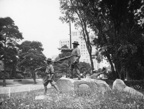 General Harrison Grey Otis statue, MacArthur Park