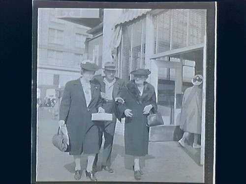 Metropolitan Oakland (10th St Market) during War Times