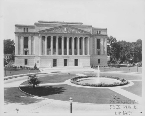 California State Library and Courts Building